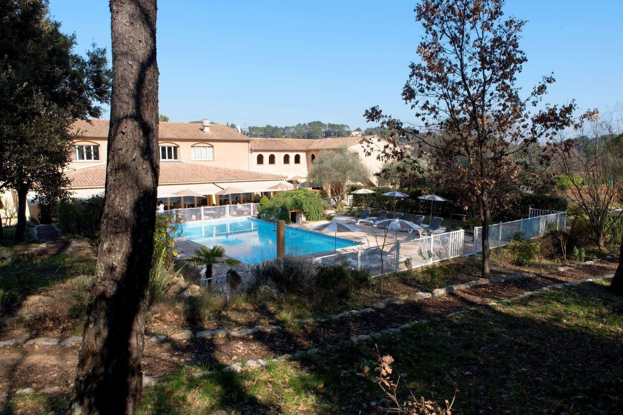 Logis Hostellerie De L'Abbaye Ле-Тороне Экстерьер фото